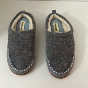 Dearfoams Mixed Material Clog Slippers Women's Small (5-6M)